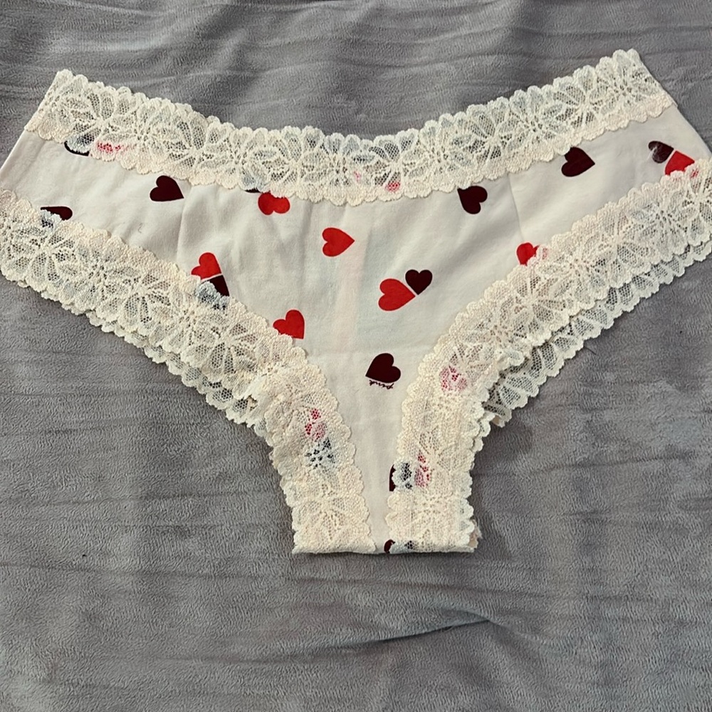 Pink VS | heart print panties